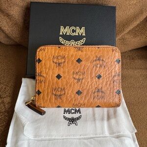 MCM Compact Zippy Wallet
